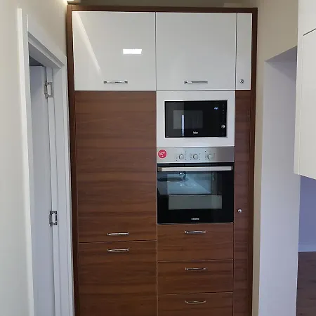 Krunska 54 *
