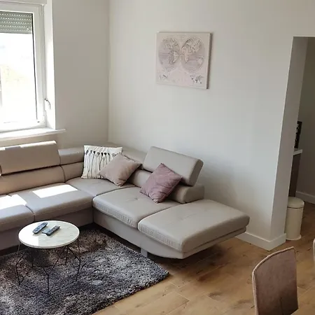 Krunska 54 アパート