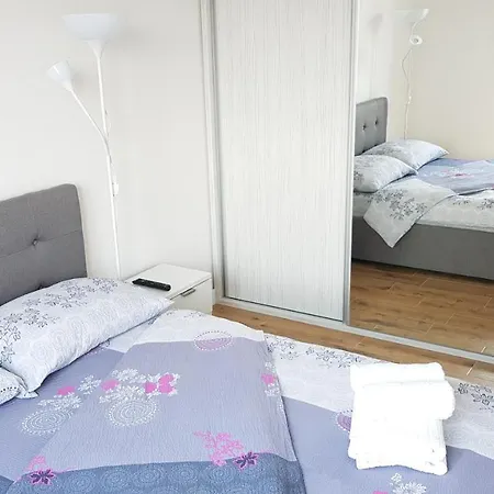 Krunska 54 *